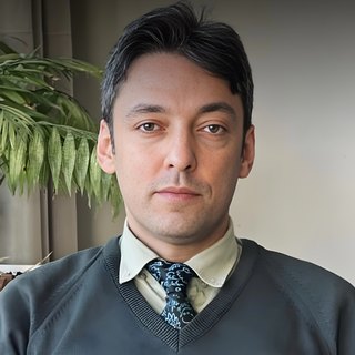 Portrait of Dr. Danial Sharifi Razavi